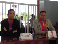 Montero (esquerra) no vol més explicacions del propietari del Terrassa, Jesús Fernández (dreta) // Foto d'arxiu: Daniel Arús