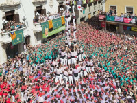 3 de 10 amb folre i manilles // Imatge dels Minyons de Terrassa