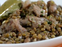Llenties estofades amb costella de porc