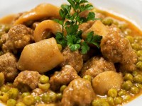 Mandonguilles amb sípia i pèsols